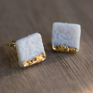 Coral Stud Square (55-CSS)