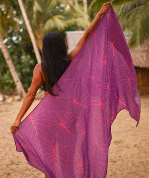 Neon Kalo Pareo: 67 x 43 in
