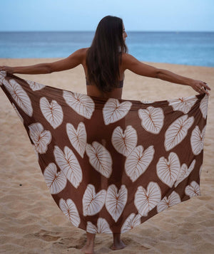 Coco Kalo Pareo: 67 x 43 in