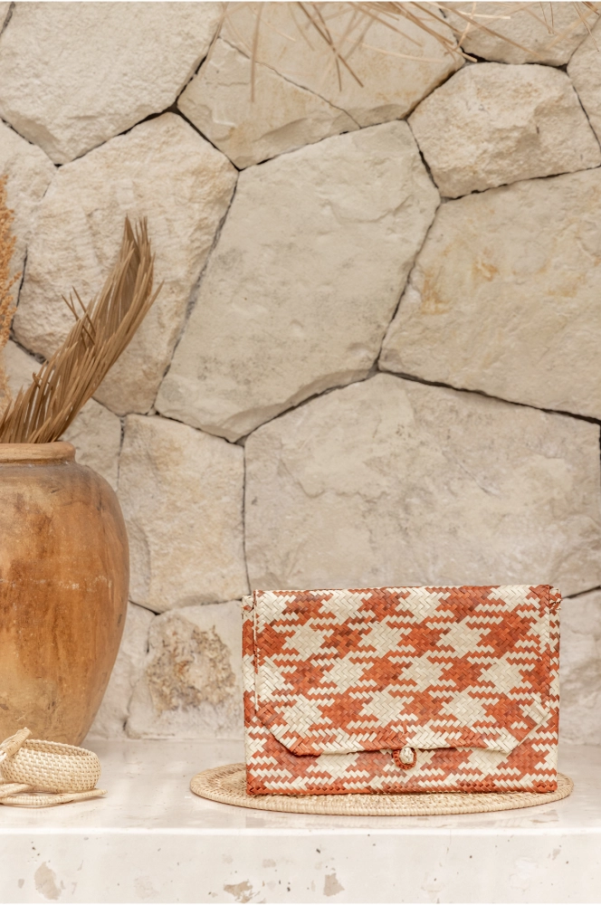 Rattan Clutch